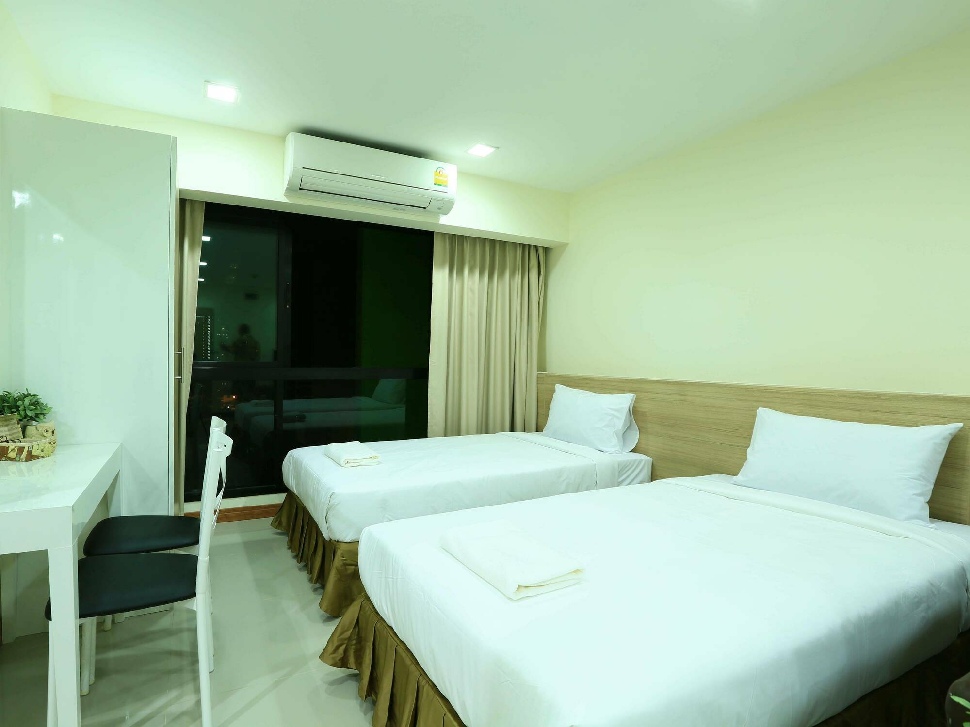 The Plimplace Hotel Bangkok Exteriör bild